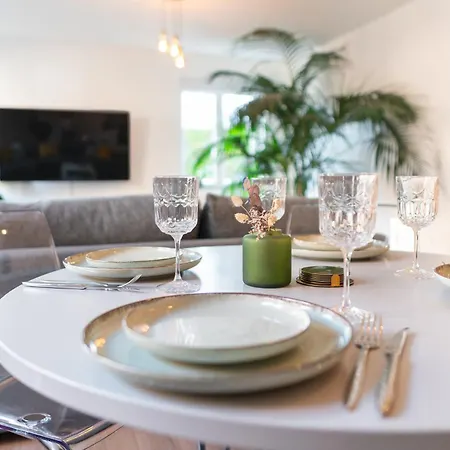 Luxurioeses Apartment, 10min Innenstadt, Parkplatz Appartement Erfurt