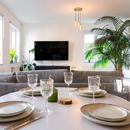 Luxurioeses Apartment, 10min Innenstadt, Parkplatz *