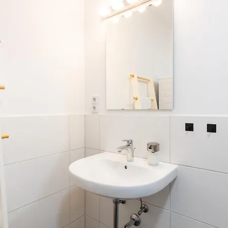 Luxurioeses Apartment, 10min Innenstadt, Parkplatz Lägenhet *